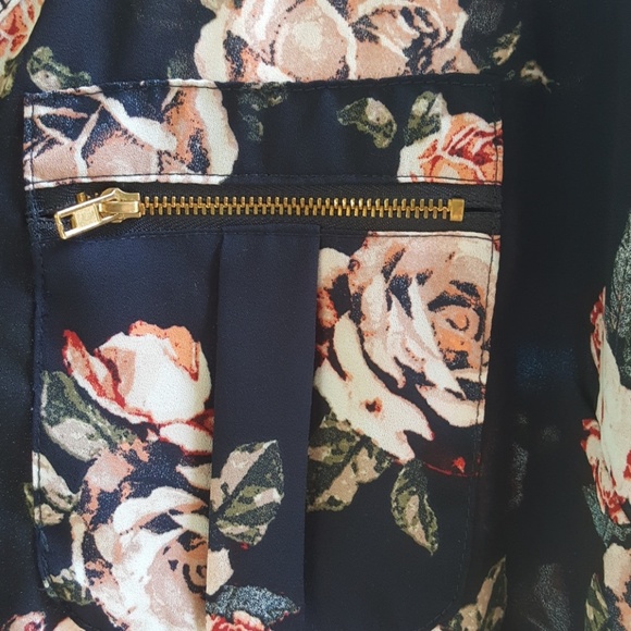 Cute Navy Floral,zip pocket,v neck blouse - Picture 2 of 4